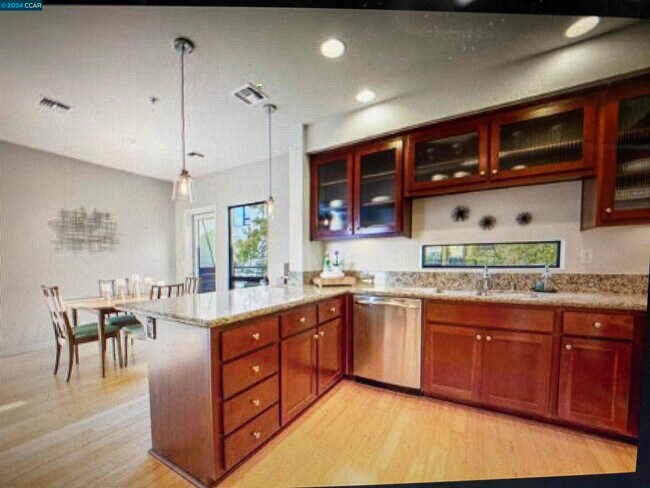 Building Photo - 103 Zephyr Dr