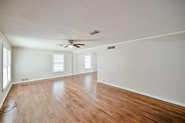 Foto del edificio - 217 E Hird St