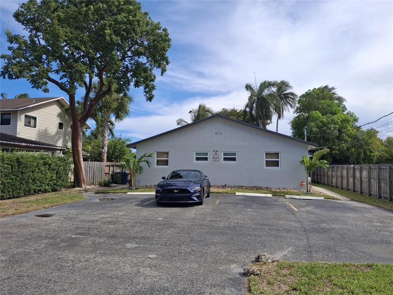 Foto principal - 1532 NE 34th St