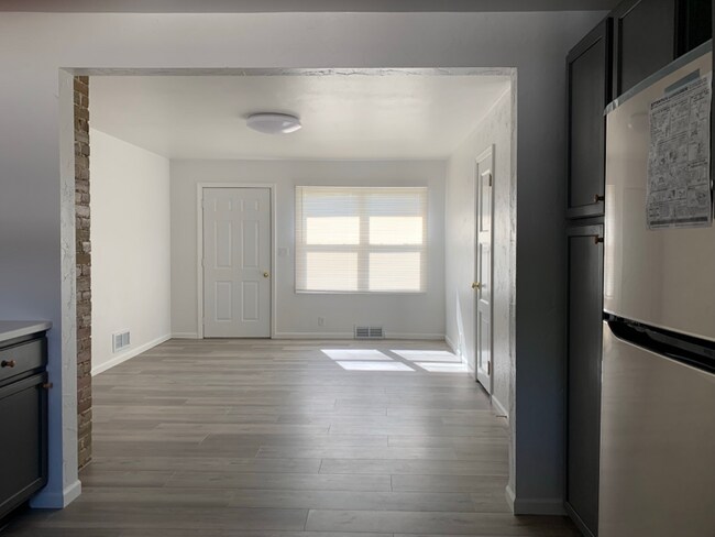 Foto del edificio - 1119 Milton Ave