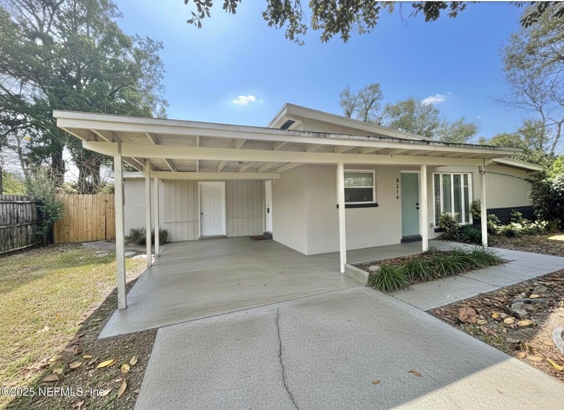 Primary Photo - 8214 Herlong Rd