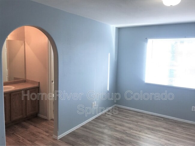 Building Photo - 691 Hailey Glenn View