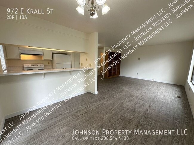 Building Photo - 972 E Krall St