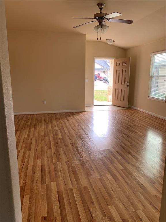 Building Photo - 352 Langely