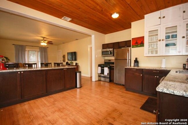 Building Photo - 2 br, 1 bath House - 215 Wesley