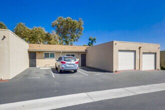 Building Photo - 10248 Princess Sarit Way