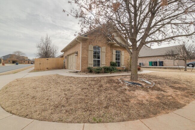 Building Photo - 4304 NW 164th Terrace