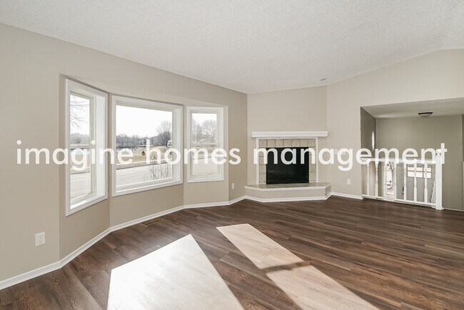 Building Photo - Charming 4 Bedroom Home in Apple Valley
