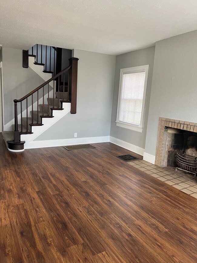 Foto del edificio - 929 N Nelson Rd