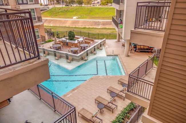 Foto del edificio - 7224 Staffordshire Blvd