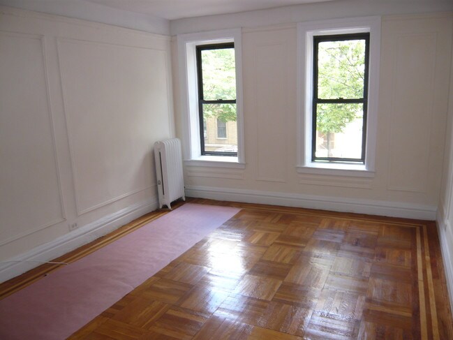 Foto del edificio - 117 Seaman Ave