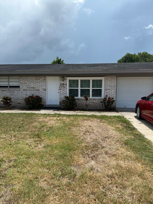 Primary Photo - 170 Downs Dr