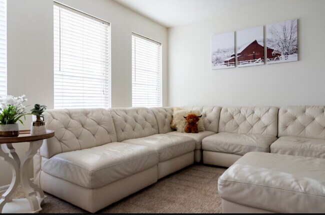 Building Photo - 2907 S Waverly St