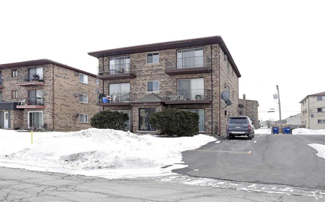 Foto del edificio - 8045 Marion Dr