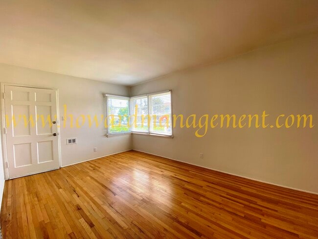 Building Photo - 917 21st St