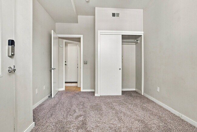 Foto del edificio - $4,015.95 with $300 Off The First Month's Rent, 3 Beds - 3.5 Baths, Single-Family Home in Denver ...