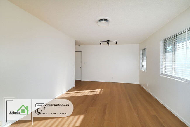 Foto del edificio - 2042 Neptune Terrace