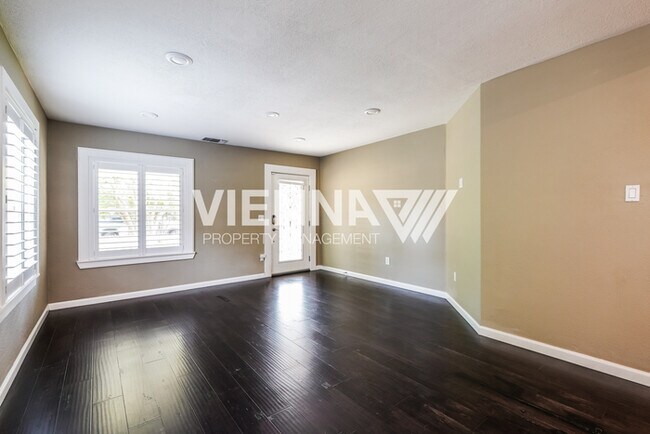Foto del edificio - 5435 Kenneth Ave