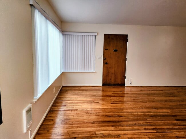 LIVING ROOM - 5301 Ravenna Ave NE