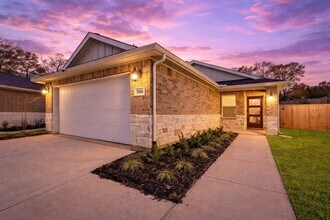 Building Photo - 1940 Velvet Oak Ln