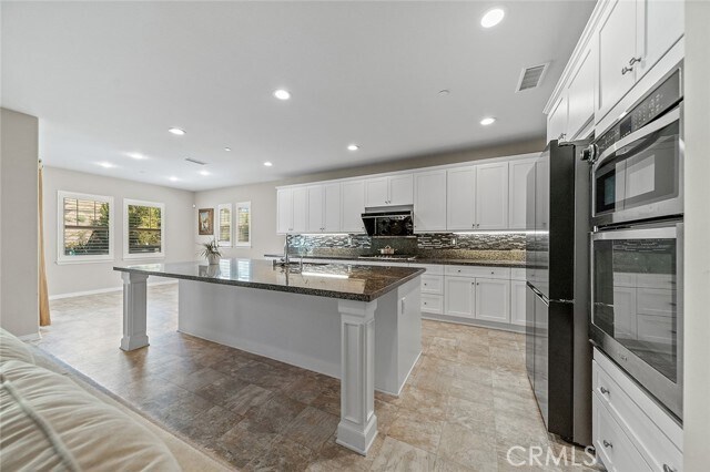 Building Photo - 17140 Guarda Dr
