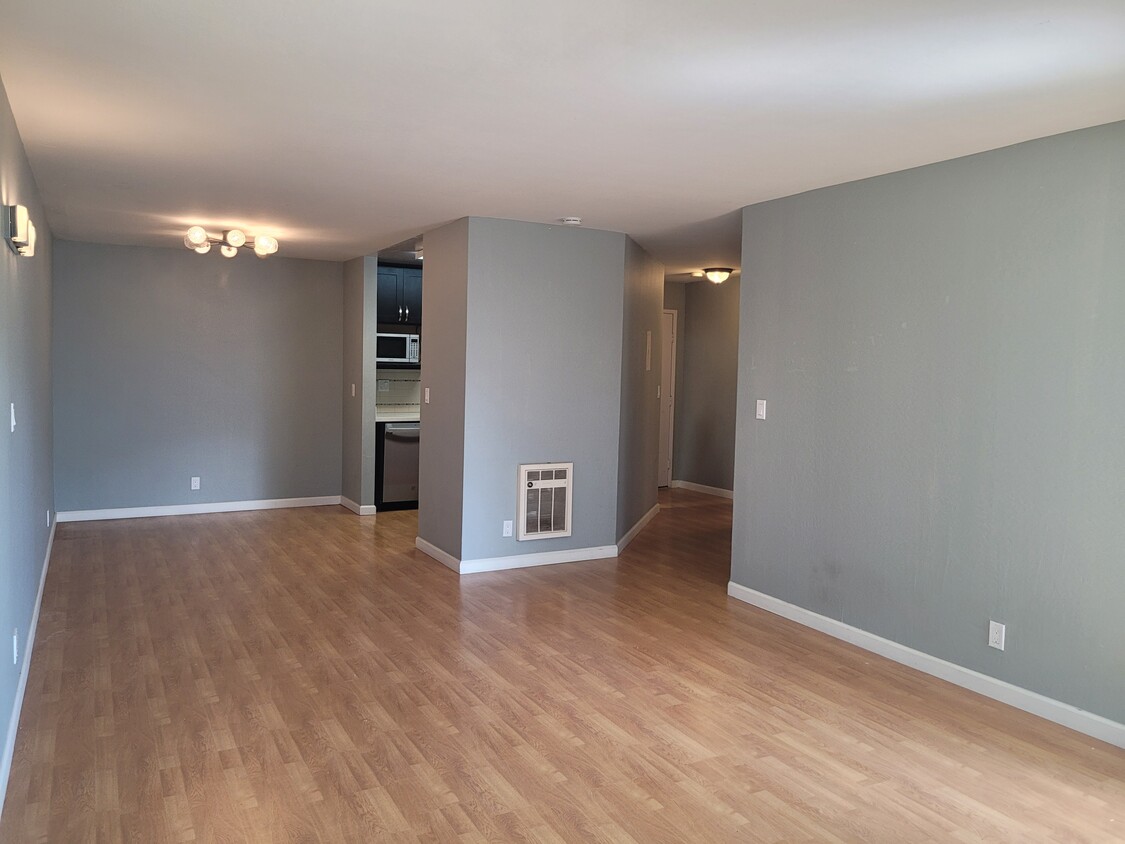 Primary Photo - 1551 Southgate Ave