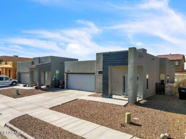Building Photo - 13494 Hazlewood St