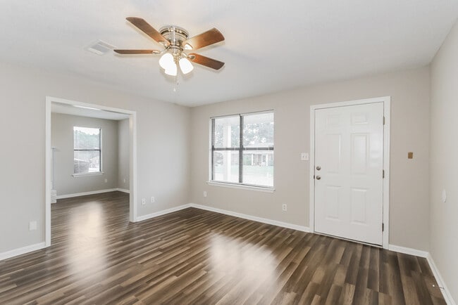 Building Photo - Charming 3 Bedroom Brick Ranch Home in Hephzibah, GA