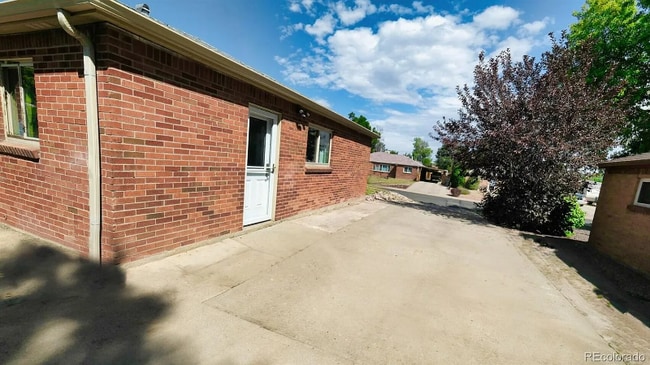 Building Photo - 9231 Harris St