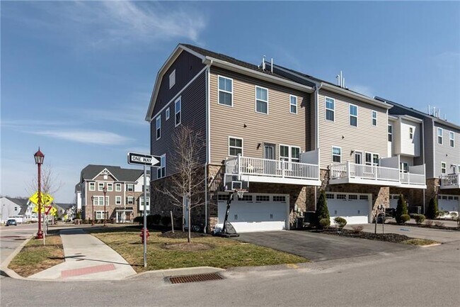 Foto del edificio - 600 Amarth Ln