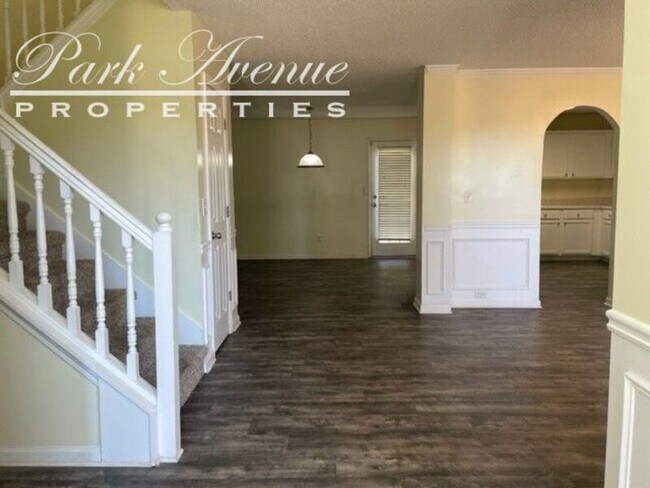 Building Photo - 1866 Sandy Trail Dr