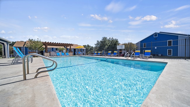 Building Photo - The Bricks on 13th