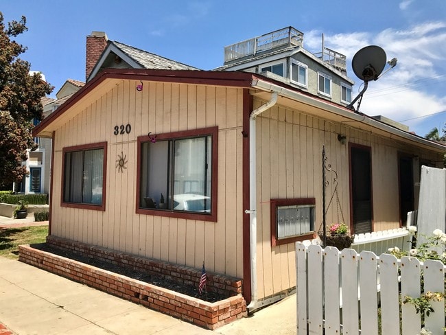 Building Photo - 320 14th St
