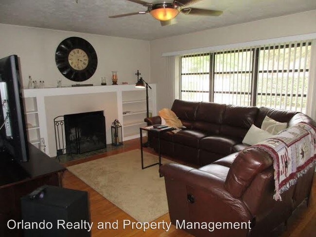 Foto del edificio - 2804 Oak Ln