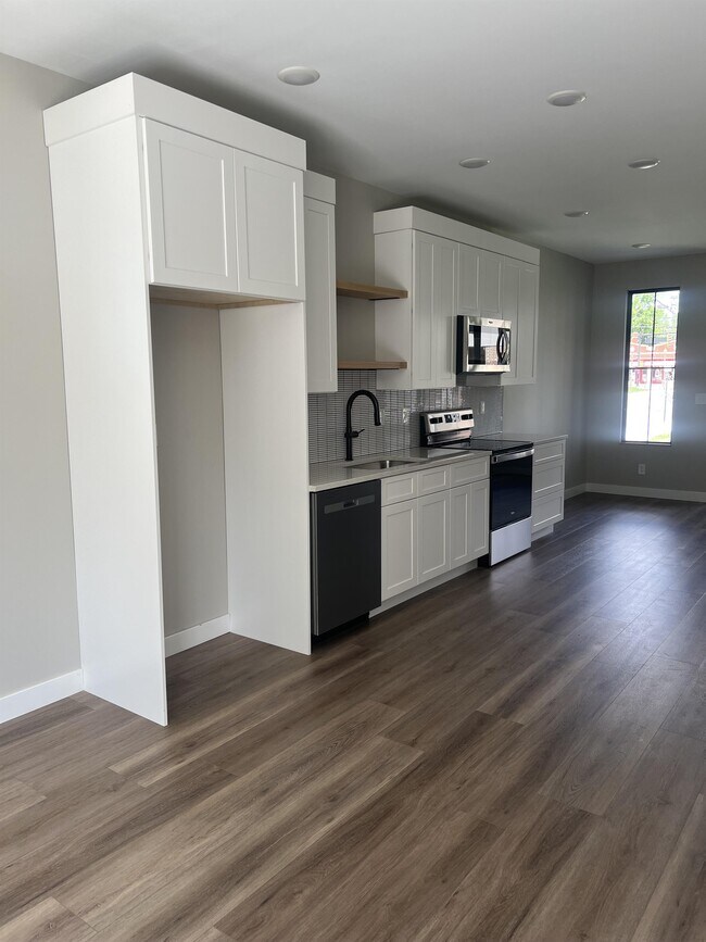 Foto del edificio - 202 E Schwarz St