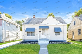 Building Photo - 12605 Hirst Ave
