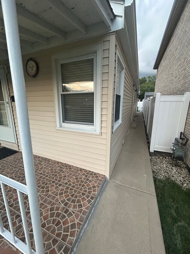 Primary Photo - 1709 N 40th Ave
