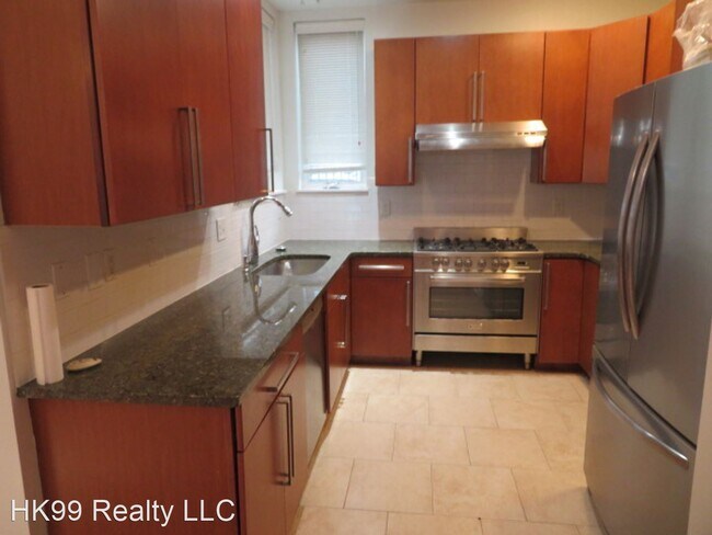 Building Photo - 4 br, 2.5 bath House - 926 Mount Vernon St