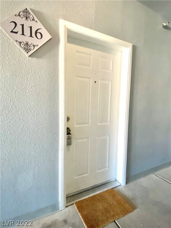 Foto del edificio - 6955 N Durango Dr