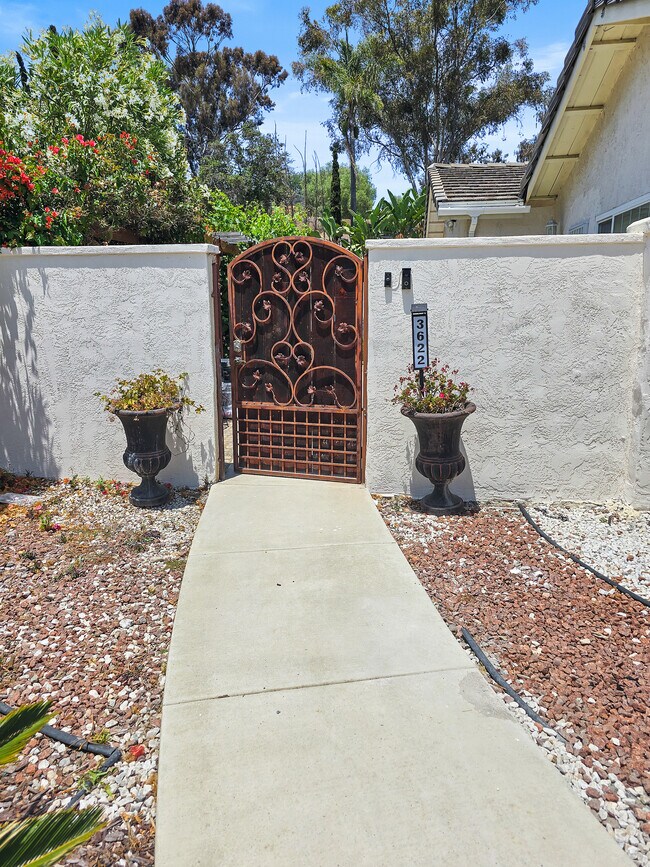 Foto del edificio - 3622 Wild Oats Ln