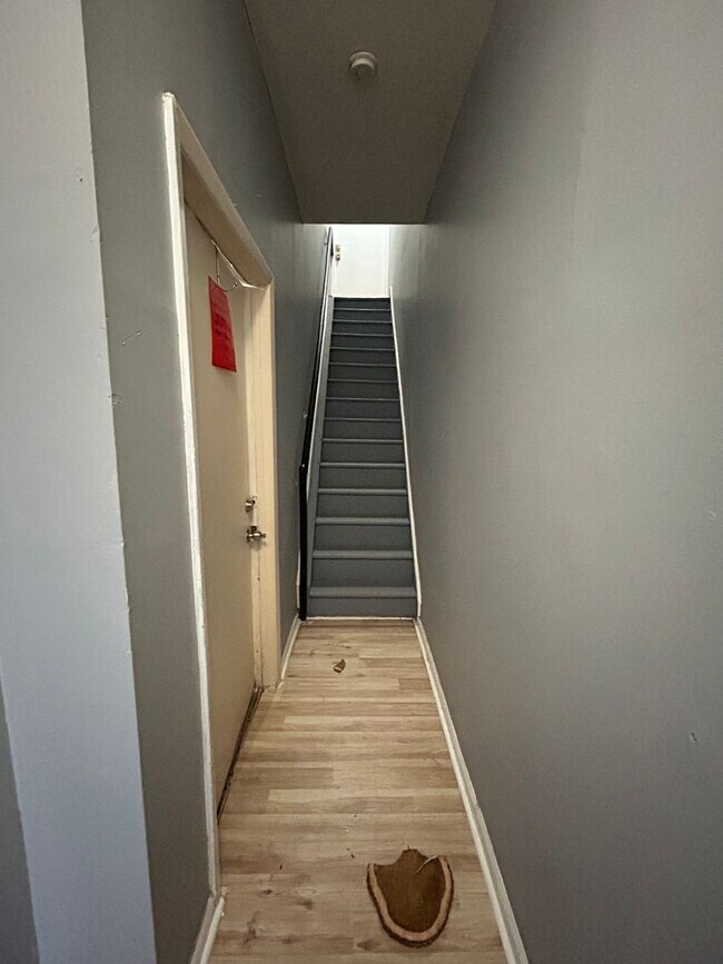 Foto del edificio - 1458 Kenwood Ave