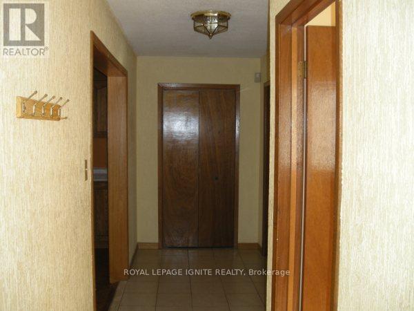 Building Photo - 7463 Sigsbee Dr