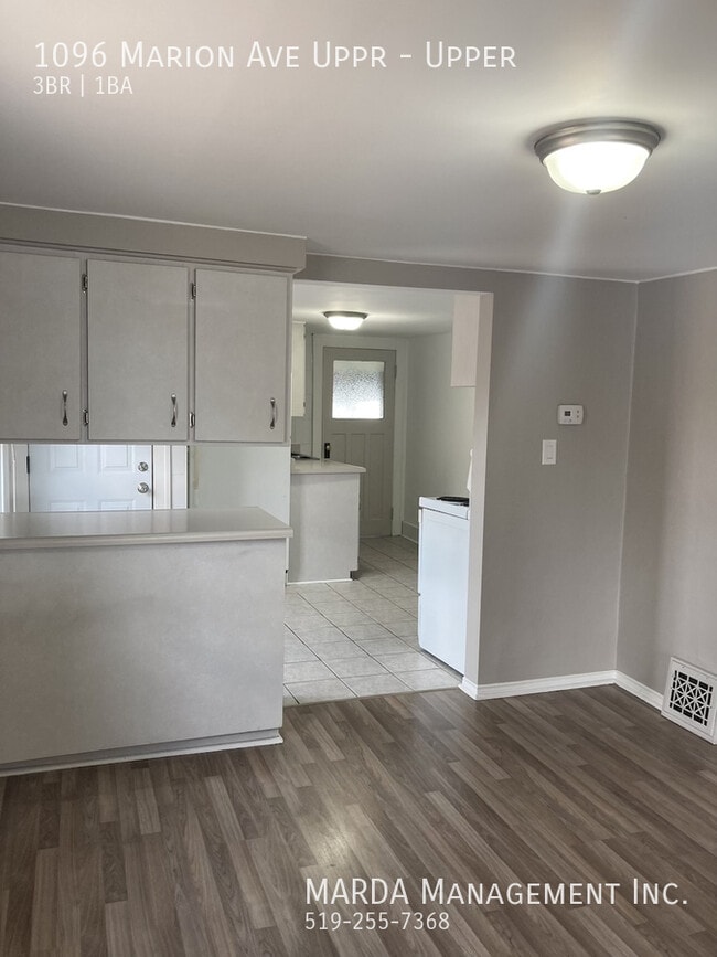 Building Photo - SPACIOUS 3 BED/1 BATH UPPER + HYDRO