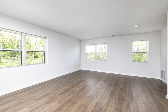 Building Photo - 873 Chapel Dr