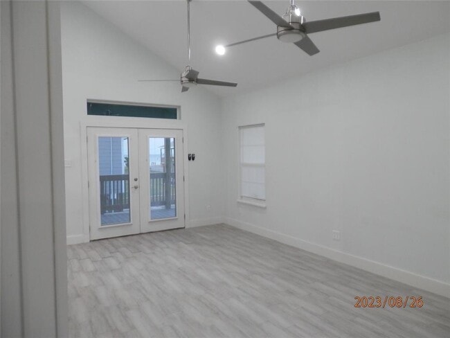 Building Photo - 126 19th St