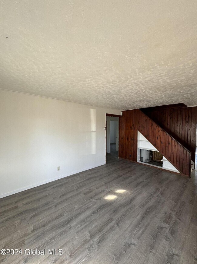 Building Photo - 1104 Outer Dr
