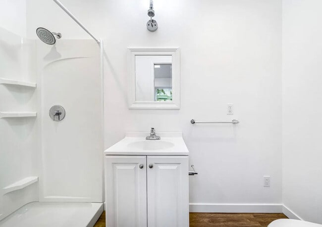 Photo - 554 N Cambridge St Apartment