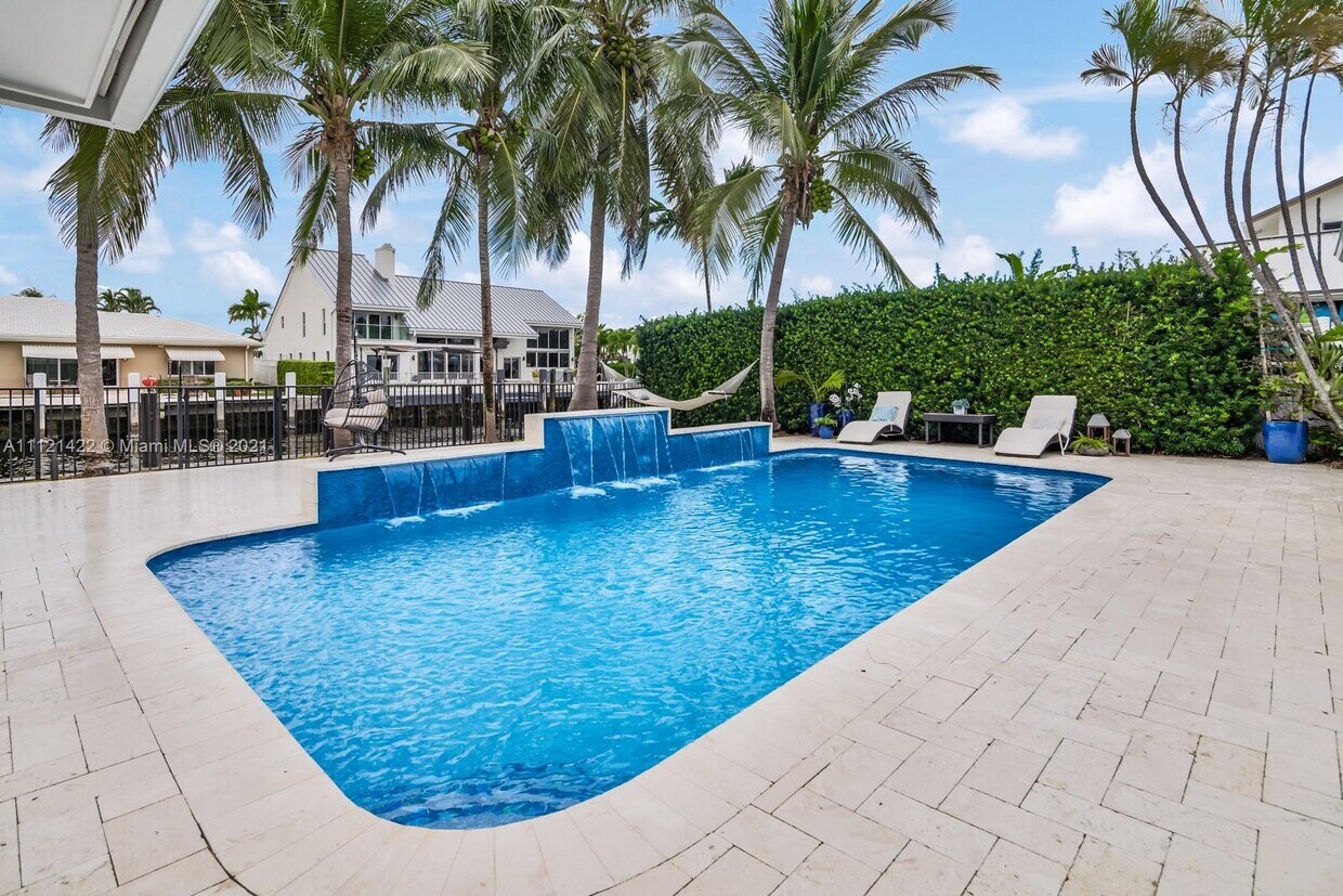 Foto principal - 3051 NE 41st St