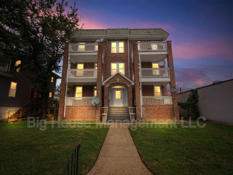 Foto principal - 4806 Liberty Heights Ave