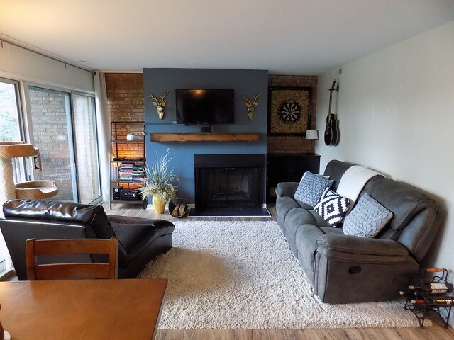 Foto del edificio - 5807 Oakwood Dr